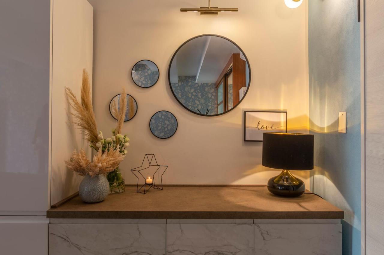 The Cozy Loft, Un Angolo Alla Moda Nel Cuore Di เวโรนา ภายนอก รูปภาพ