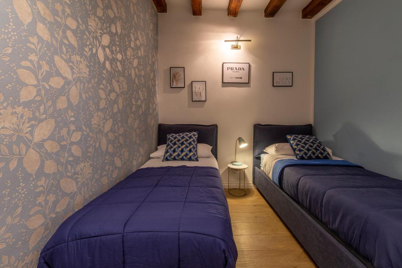 The Cozy Loft, Un Angolo Alla Moda Nel Cuore Di เวโรนา ภายนอก รูปภาพ