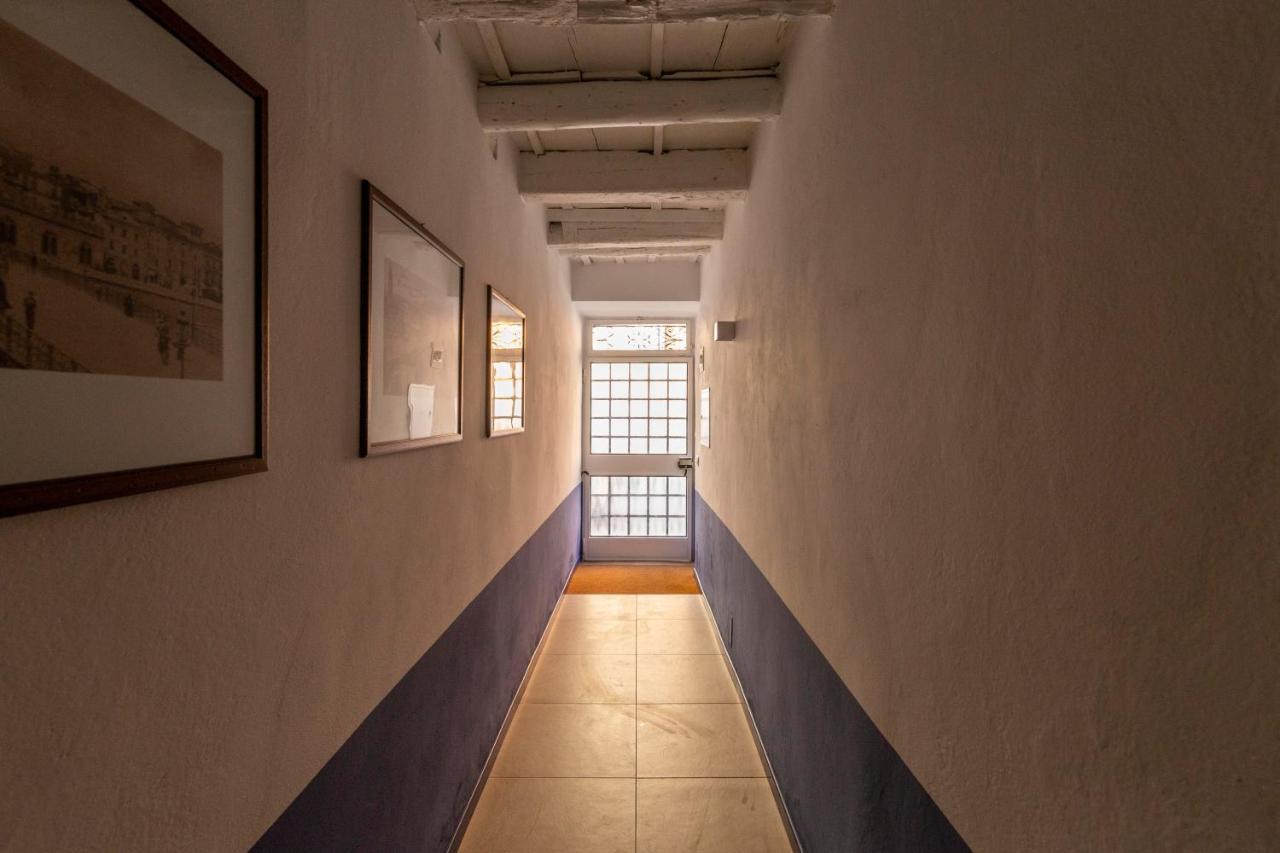 The Cozy Loft, Un Angolo Alla Moda Nel Cuore Di เวโรนา ภายนอก รูปภาพ